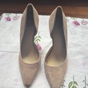 Vince Camuto Beige Suede Heels size 8M